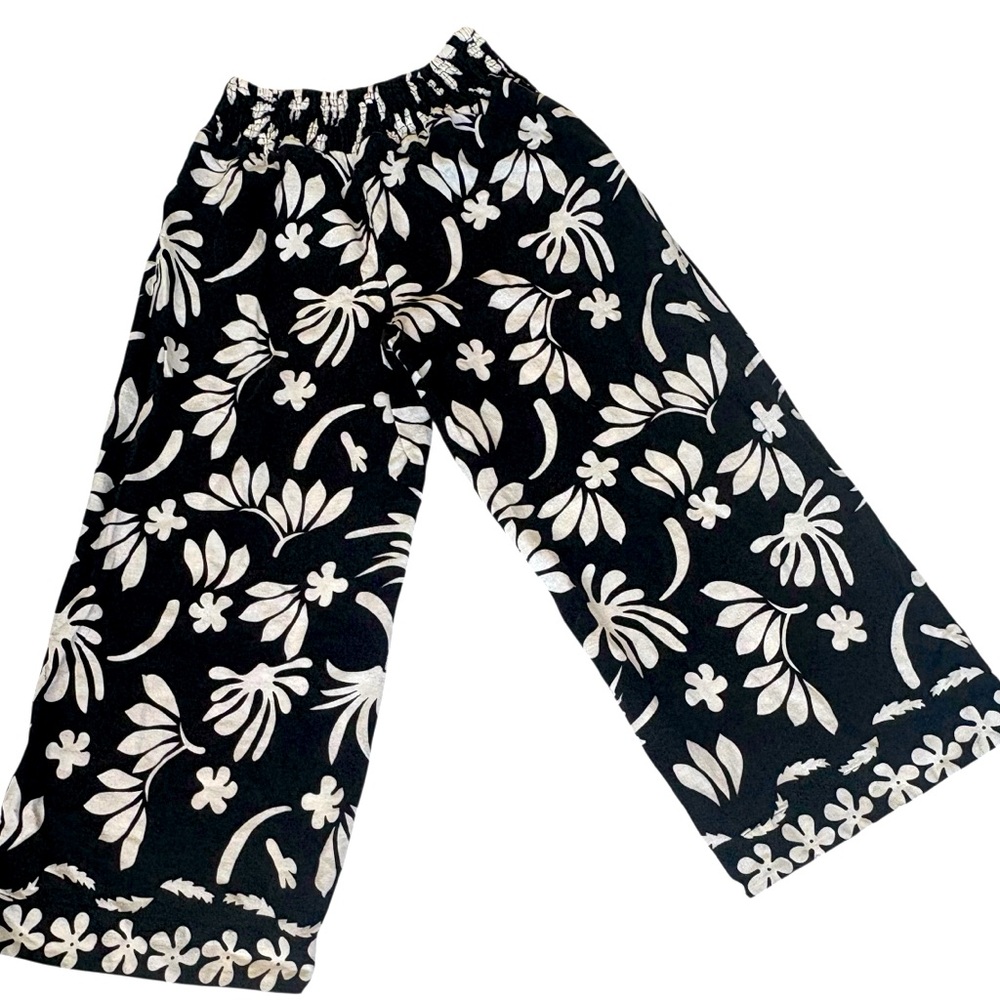Tahari Black and White Floral Casual Cropped Pants